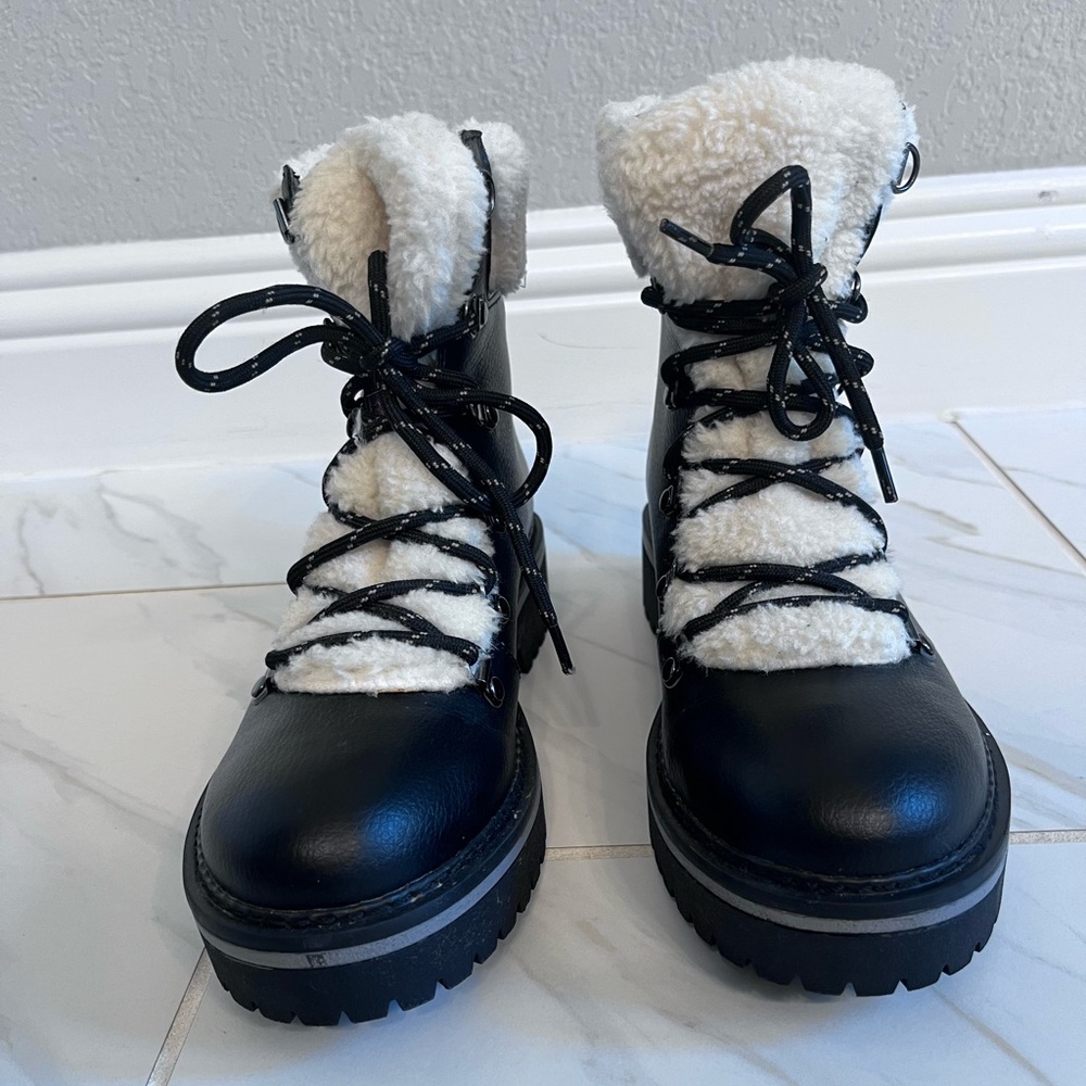 Tommy Hilfiger Ron 2 size 6 1/2 boots